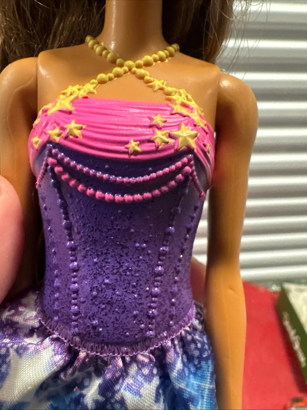 2019 Barbie Dreamtopia, princess doll Theresa, brunette with blue hair streak